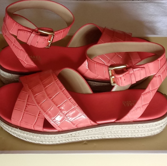 "New' Michael Kors Abbott Sandals - Picture 2 of 16